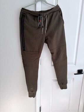 Galaxy By Harvic Olive Green Drawstring Joggers with Zip Pocket